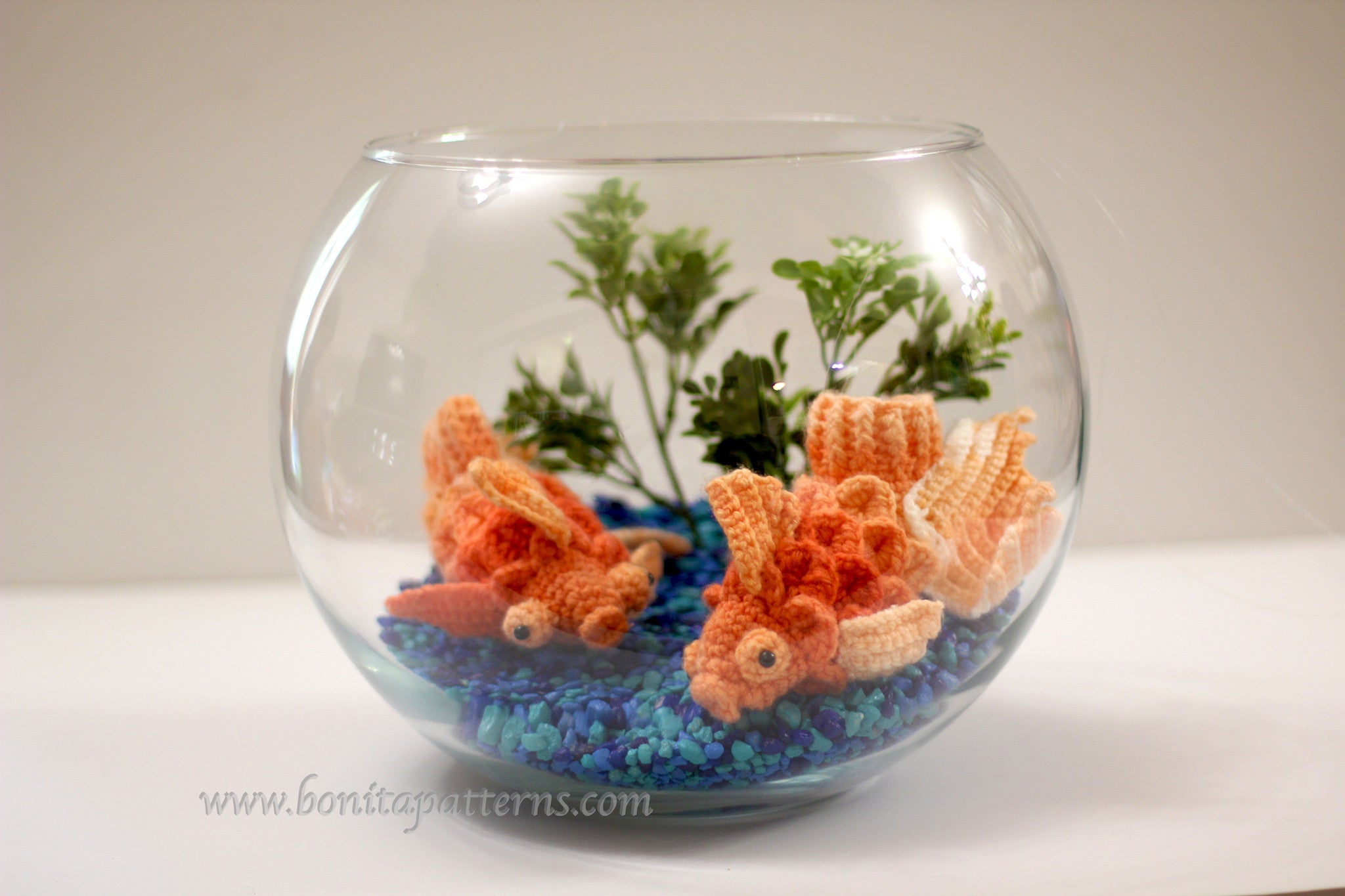 Crocodile Stitch Goldfish Booties (Baby Sizes) - Bonita Patterns