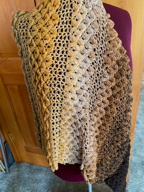 THE CROCODILE WING STYLE SHAWL