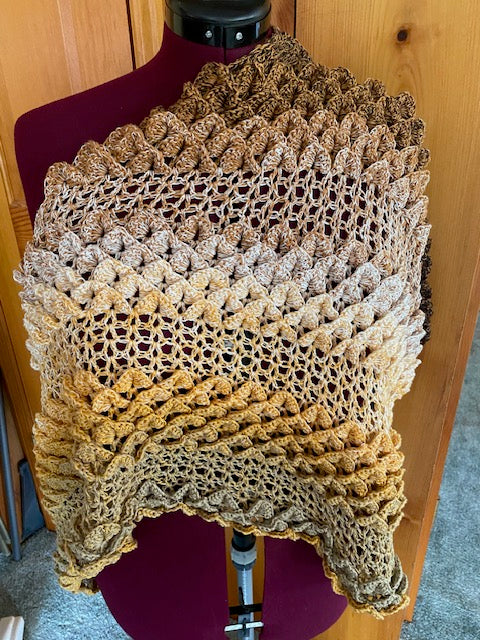 THE CROCODILE WING STYLE SHAWL