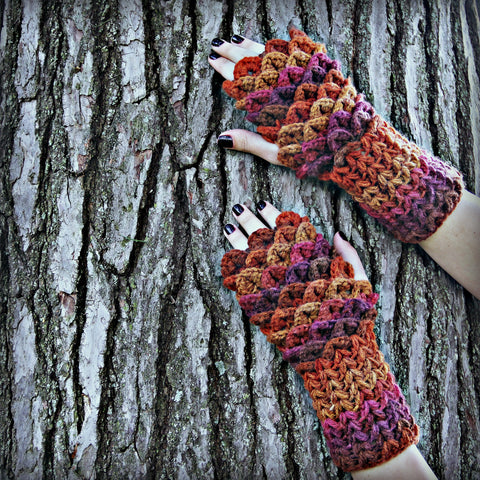 Crocodile Stitch Mini-Scale Gloves - Bonita Patterns